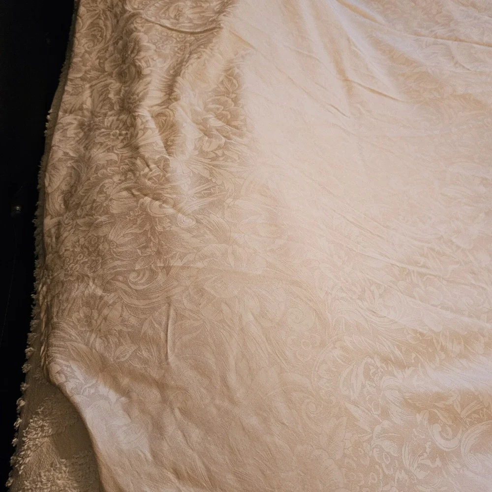 WATERFORD Ivory Floral Tablecloth Round 70